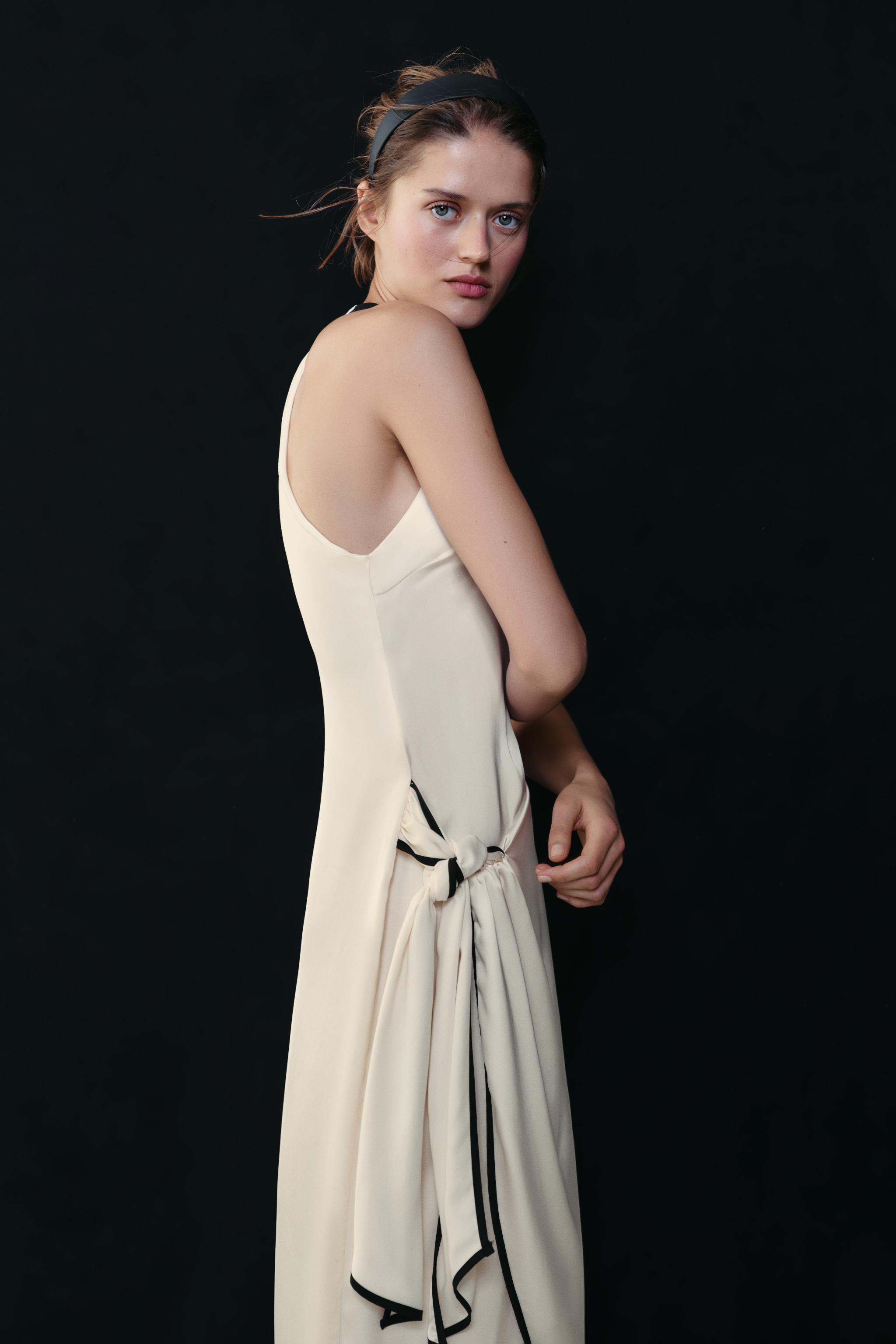 CONTRAST PIPING WRAP MIDI DRESS